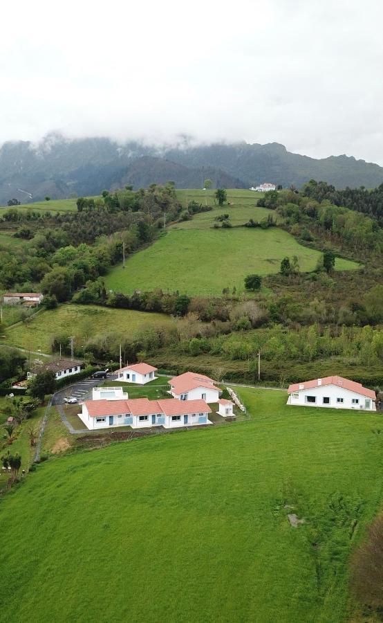El Pueblin De Ribadesella Aparthotel Exteriör bild
