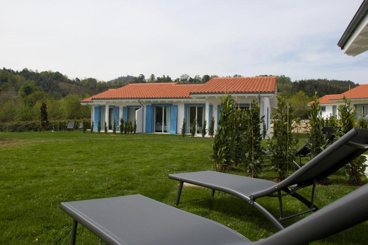 El Pueblin De Ribadesella Aparthotel Exteriör bild